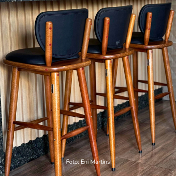 Banqueta Madeira Torneada Estofada - 63cm Natural