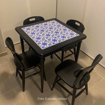 Mesa Madeira Azulejo 80x80cm Cor Preta - Base 4pé 78cm pta - Português