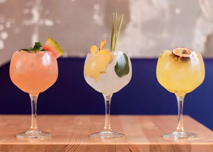 Taças de gin