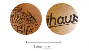 estamparia de baixo relevo na madeira